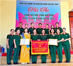 Nữ quân nhân mẫu mực tiêu biểu
